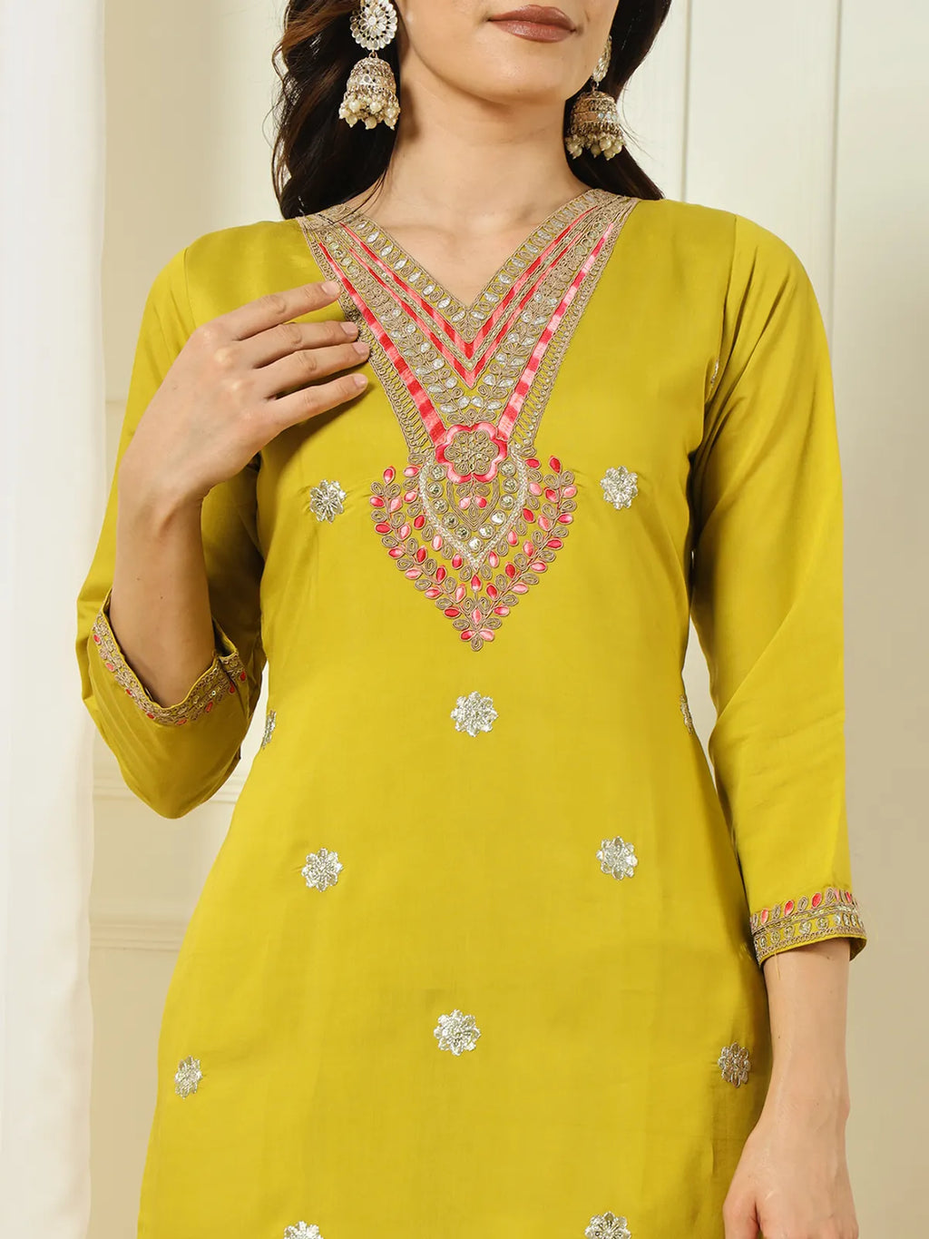 Lavender Roman Silk Thread Embroidered Kurta Set with Pant & Cotton Silk Dupatta