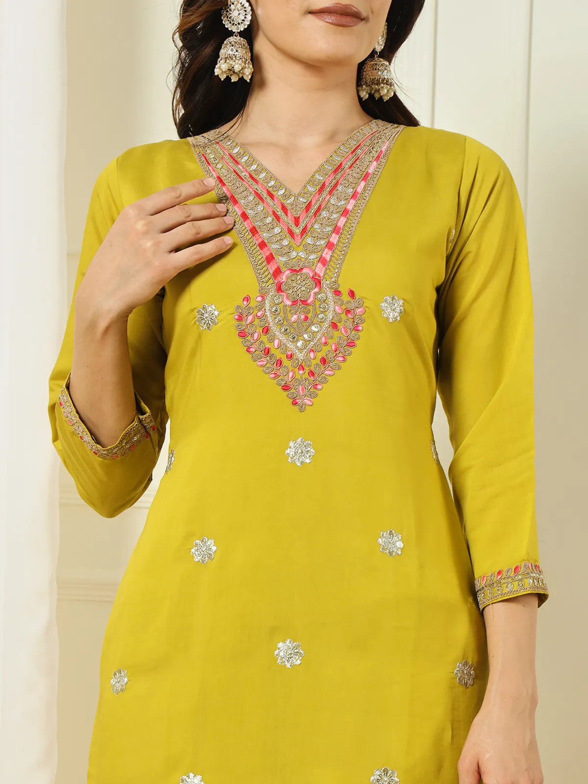Lavender Roman Silk Thread Embroidered Kurta Set with Pant & Cotton Silk Dupatta