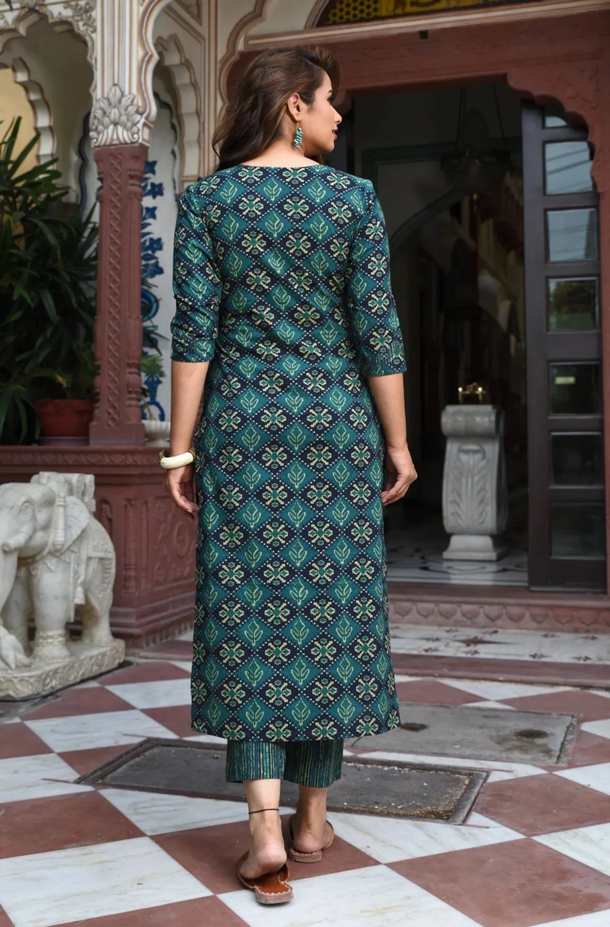 Women's Emerald Green Rayon Printed Kurti Pant & Dupatta Set | Elegant 3 Piece Ethnic Suit