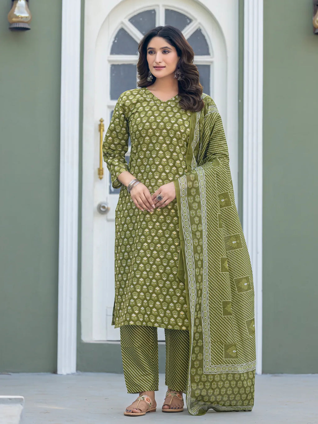 Mehendi Green Printed Cotton Blend Kurta Pant & Dupatta Set